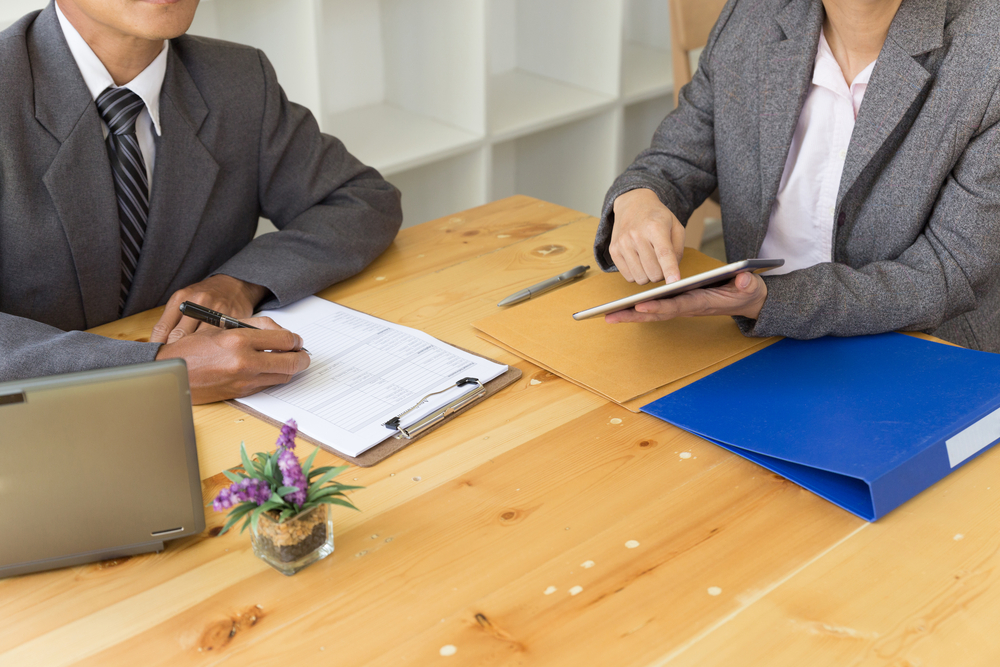 名刺に兼務している役職を載せるには？複数肩書きの正しい書き方とレイアウトのコツ